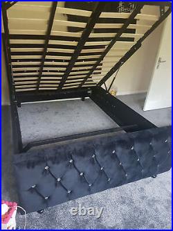 Luxury Florida Bed Frame Chesterfield Plush Velvet Upholstered+Ottoman Gas Lift
