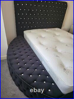 Round Royal Chesterfield Bed BLACK PLUSH VELVET